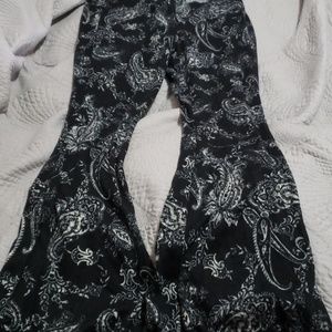 Flared stretch pants